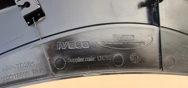 Extensão de para-lama esquerdo Iveco S-Way OEM 5802318895 image 6