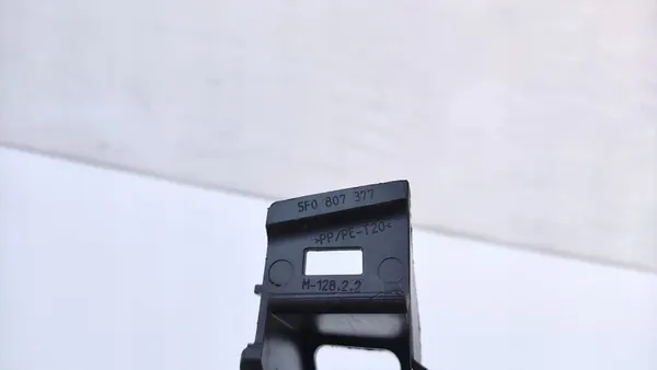 SEAT LEON III 5F0 Suporte de Para-choque Traseiro Direito Esquerdo (DR142) image 5