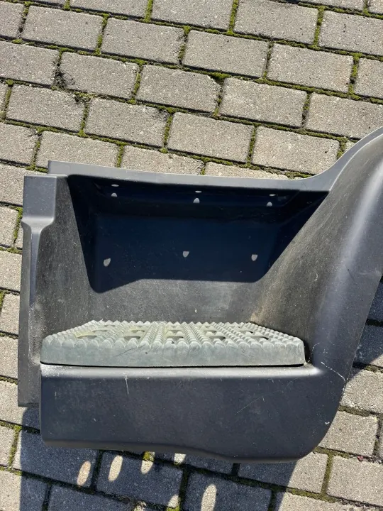 Stopnica Lewa Iveco Eurocargo - Peça OEM image 3