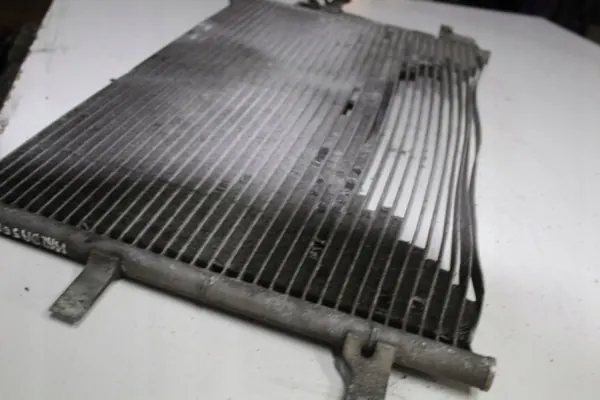 Condensador AC Mazda 5 2006 2.0 - Mazda OE Usado image 3
