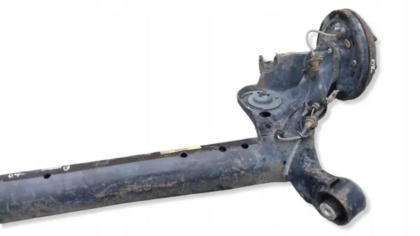Viga suspensión trasera Mazda OE AYC2081 - Usado image 3