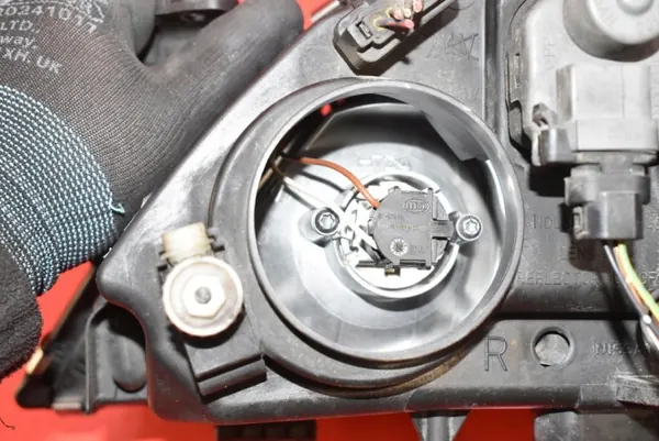 Faro Xenon Derecho OEM 26010AU81B para Nissan Primera image 5