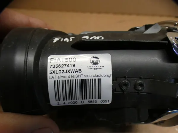 Luchtinlaatconsole FIAT 500 C 1.0L Benzine 2023 image 8