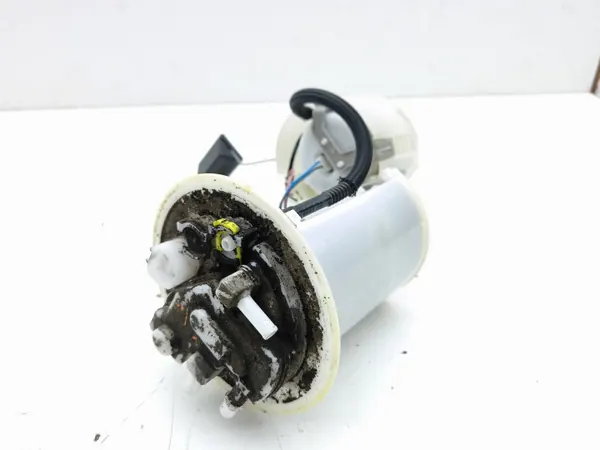 Bomba de combustible Lexus CT 200H OEM 7770447040 image 4