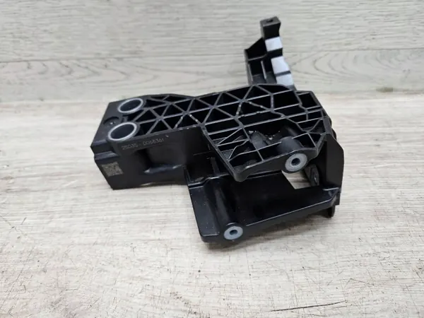 Mercedes-Benz Jäähdyttimen kiinnityspaneli OEM A2066201700 vasen image 5