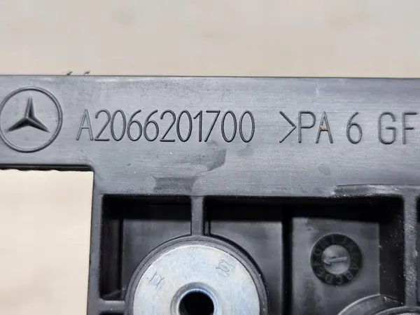 Mercedes-Benz Jäähdyttimen kiinnityspaneli OEM A2066201700 vasen image 6