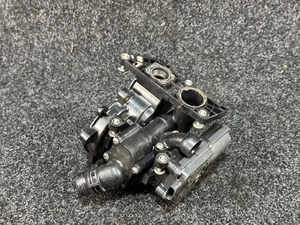 VW 1.8 2.0 TFSI Termostat Hus 06L121111M image 4