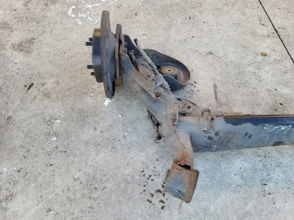 Viga do eixo traseiro OEM PRKA11422165652 Kia Venga image 8