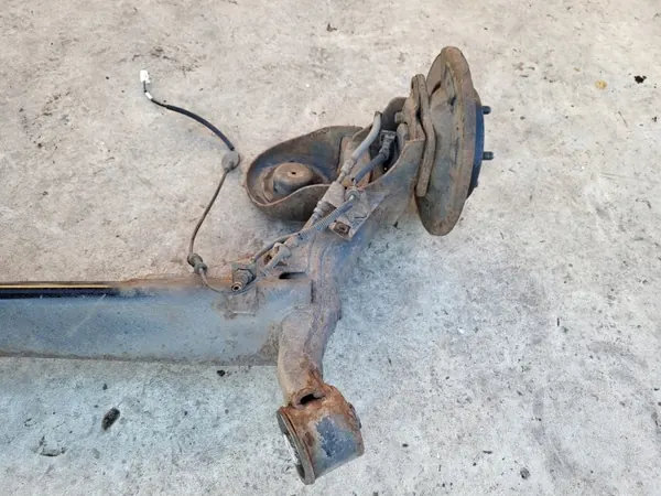 Viga do eixo traseiro OEM PRKA11422165652 Kia Venga image 9