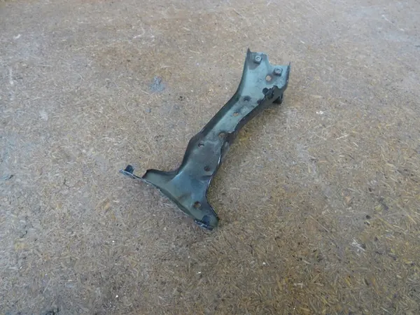 Höger fram skärm fäste AUDI A3 8V 8V0821136C image 6