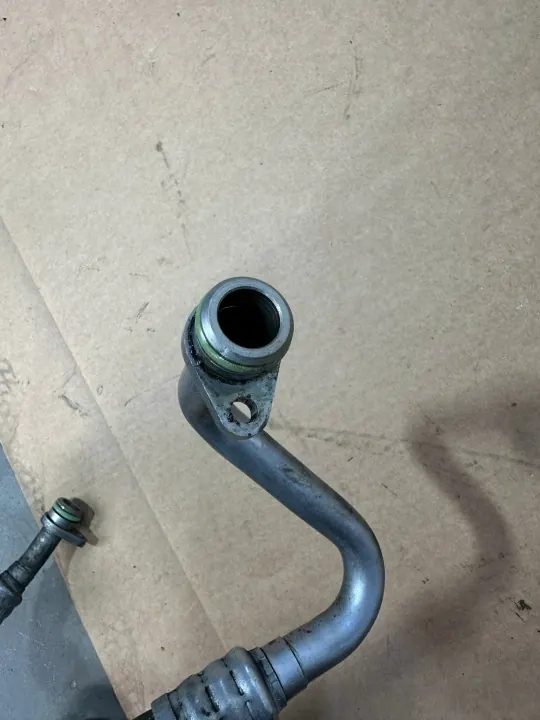 Conduit de refroidisseur d'huile OEM A1561800082 Mercedes ML image 10