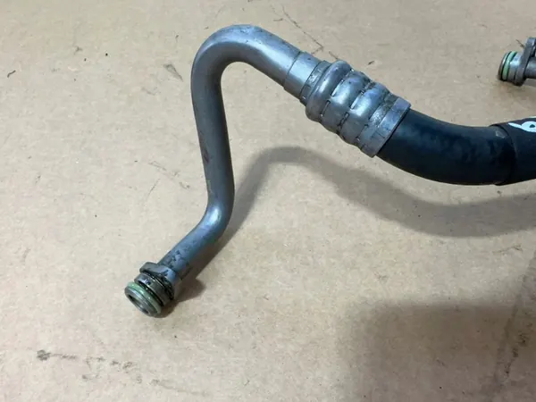 Conduit de refroidisseur d'huile OEM A1561800082 Mercedes ML image 3