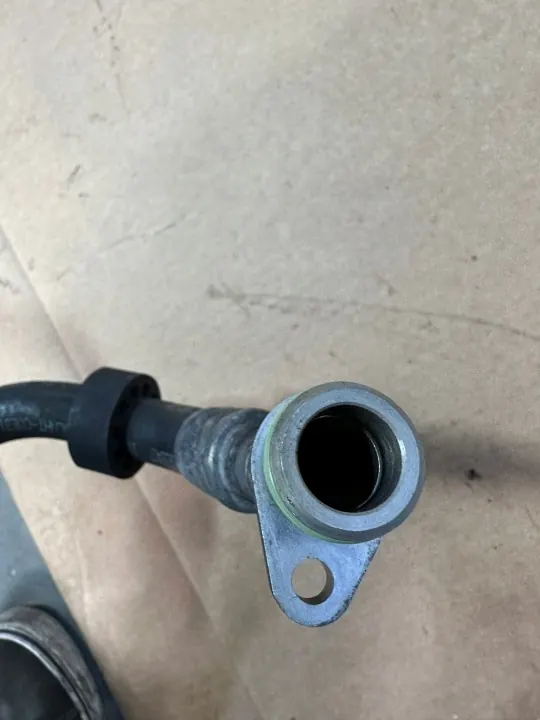 Conduit de refroidisseur d'huile OEM A1561800082 Mercedes ML image 8