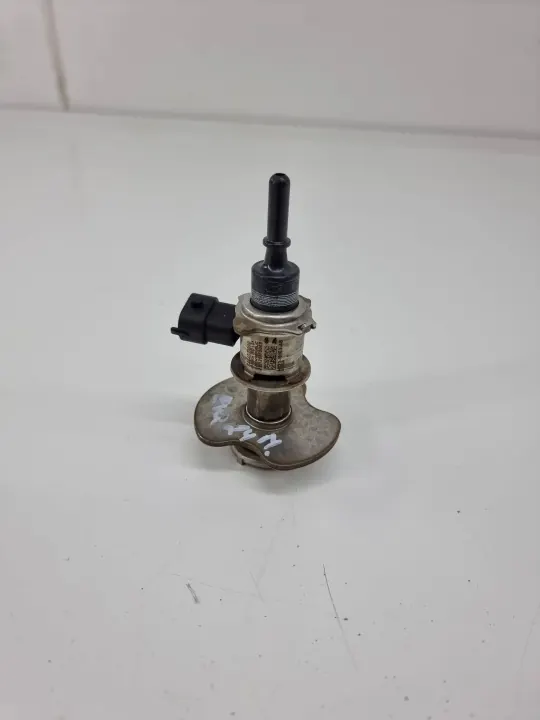 Land Rover AdBlue-Injektor OEM Mx73189e3ab - Gebraucht image 2