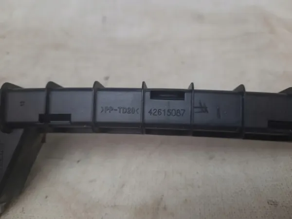 Guide de vitre arrière OEM 42615087 pour Chevrolet Trax 2017 image 3