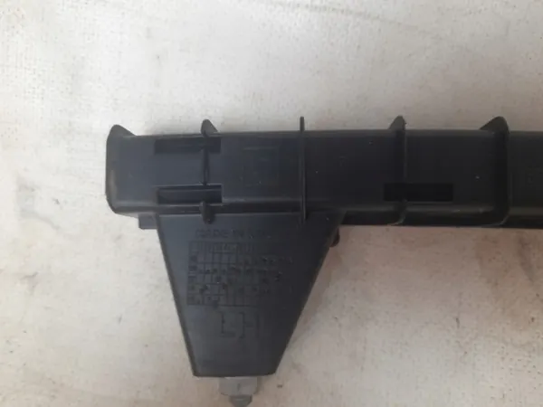 Guide de vitre arrière OEM 42615087 pour Chevrolet Trax 2017 image 4