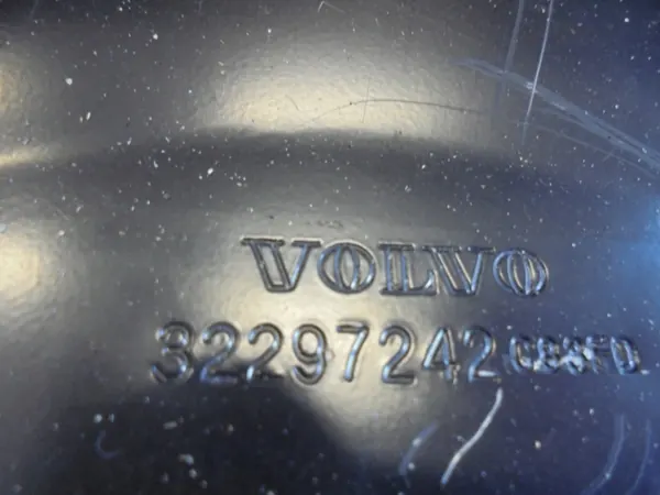 OEM 32297242 Volvo XC60 II Tavaratilan väliseinäpeite image 3