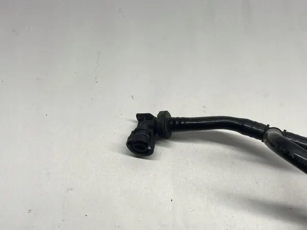 BMW M2 F87 brandstofinlaat OEM 7848454 - Gebruikt image 3