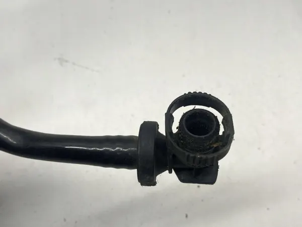 BMW M2 F87 brandstofinlaat OEM 7848454 - Gebruikt image 5