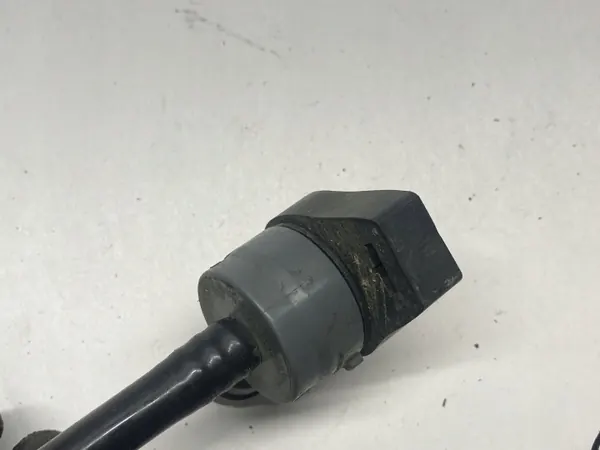 BMW M2 F87 brandstofinlaat OEM 7848454 - Gebruikt image 7