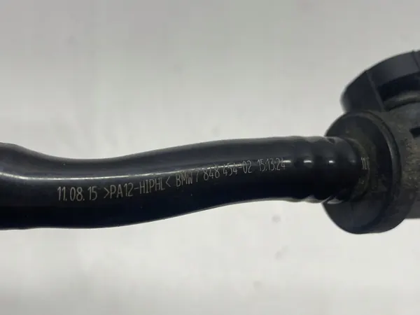 BMW M2 F87 brandstofinlaat OEM 7848454 - Gebruikt image 9