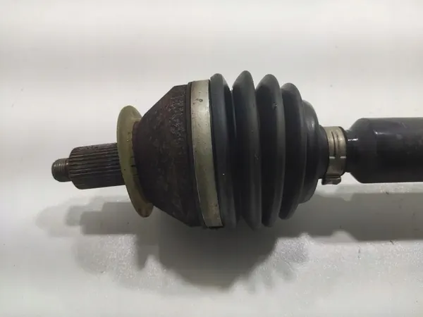 Fram höger drivaxel Audi A1 I 8X 1.4 TDI 2014-2018 OEM image 3