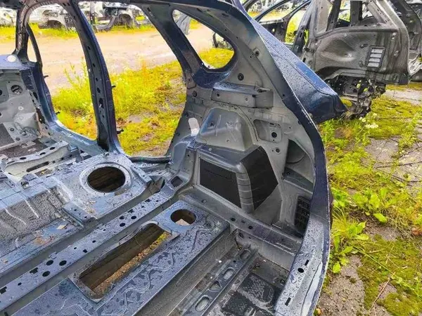 Quarto traseiro direito BMW 2 ACTIVE TOURER (F45) 2016 OEM image 6