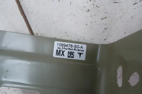 Tesla OEM 1069478-S0-A Pare-boue Arrière Droit image 5