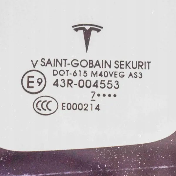 Cristal trasero derecho Tesla OEM 43R004553 - Usado image 4