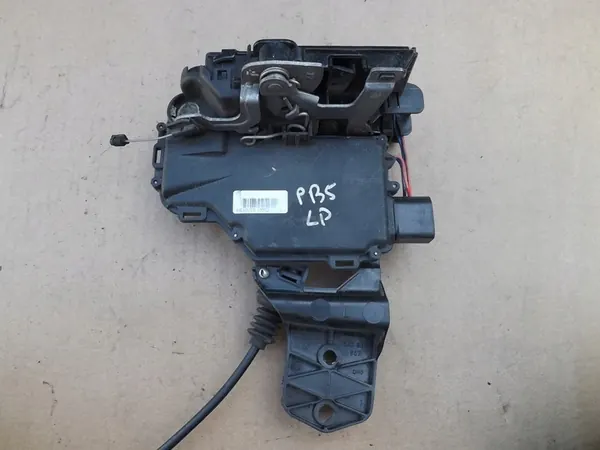 VW Passat B5 Golf IV Vorderes Linkes Türschloss 1J0837867 image 2