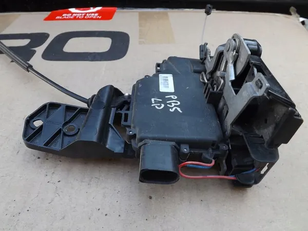 VW Passat B5 Golf IV Vorderes Linkes Türschloss 1J0837867 image 9