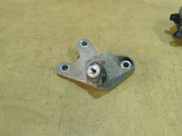 Volvo Vaihteiston Kiinnike OEM 30793552 S40 II V50 2.4 image 2