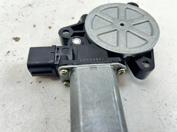 Motor de techo solar Tesla Model S OEM ED464901 - Usado image 4