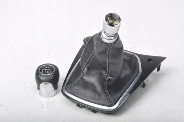 Pomo de cambio Ford Fiesta MK8 OEM 285279 - Usado image 2