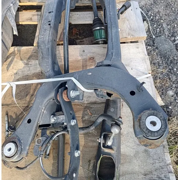 Mitsubishi Eclipse Cross Sospensione Posteriore Sanki Wózek 4WD OEM image 3