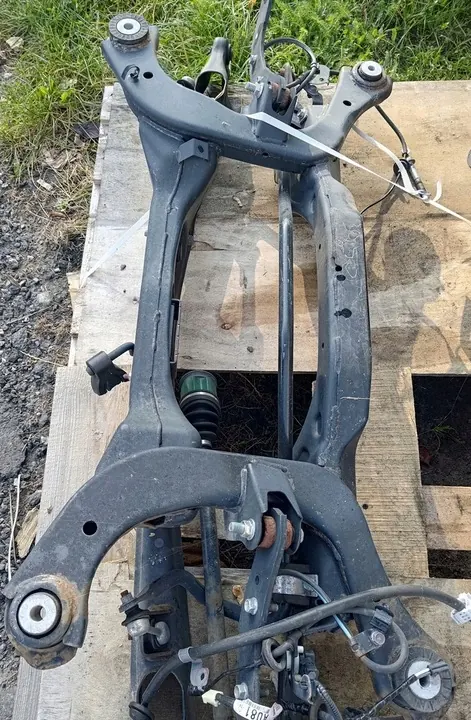 Mitsubishi Eclipse Cross Sospensione Posteriore Sanki Wózek 4WD OEM image 5