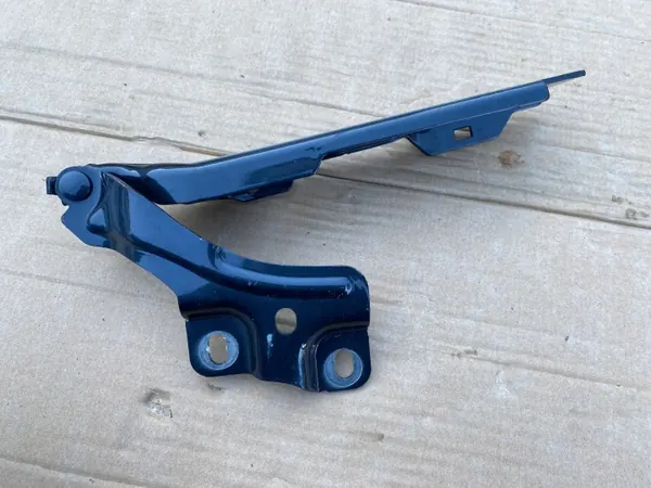 Audi A1 82A Konnusarinen Vasen Etu OEM 82A823301 image 5