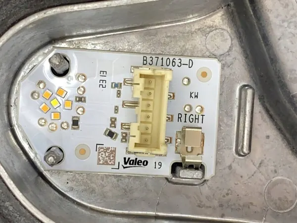 Módulo LED L279251 para Volkswagen T-Roc - Usado image 3