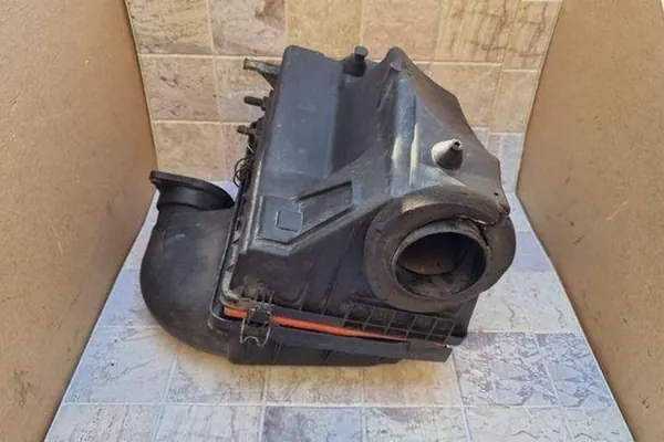 Carcaça do filtro de ar FORD GALAXY 1.9L diesel 2000 image 2