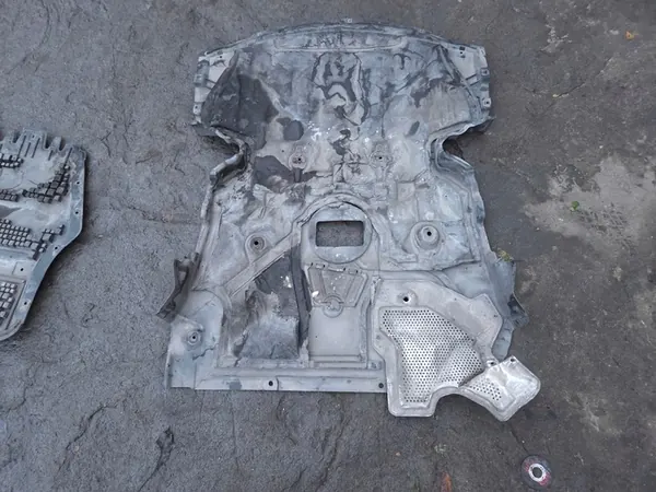 BMW 3 E90 E91 Proteção do Motor 51757059387 image 1