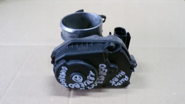 AUDI A4 B5 Acelerador 058133063M image 4