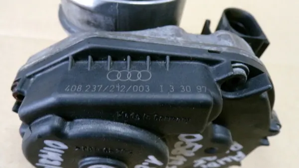 AUDI A4 B5 Acelerador 058133063M image 5