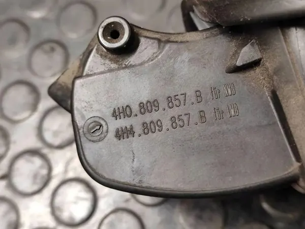 Motor de tampa de combustível AUDI A8 D2 4H0809857B 4.2L Diesel image 5