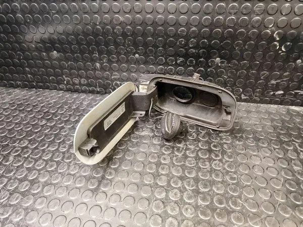 Motor de tampa de combustível AUDI A8 D2 4H0809857B 4.2L Diesel image 7