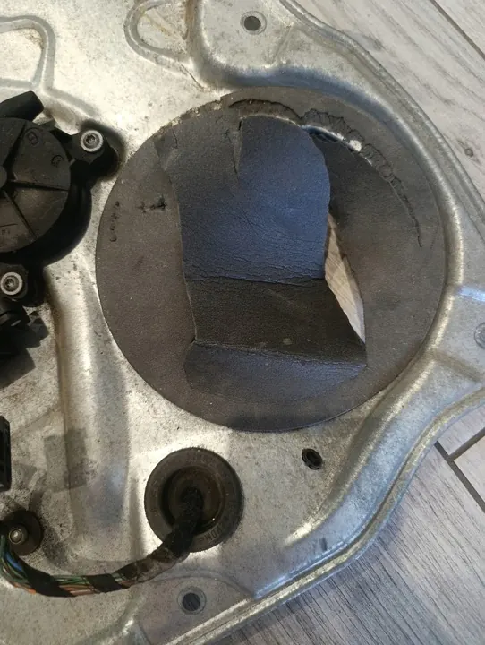 Mecanismo de levantamento de vidro traseiro esquerdo VW Polo 9N image 4