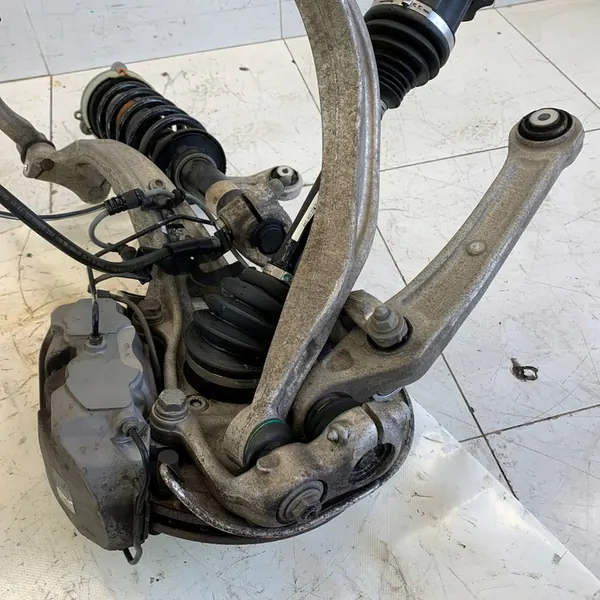 Mozzo di Sospensione Anteriore Sinistro Audi A6 C8 TDI image 10