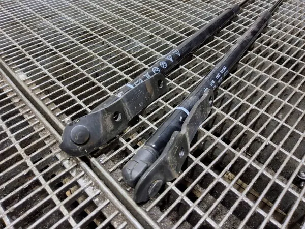 OEM 8Y4827552D Audi Klepstang Rechts Achter image 3