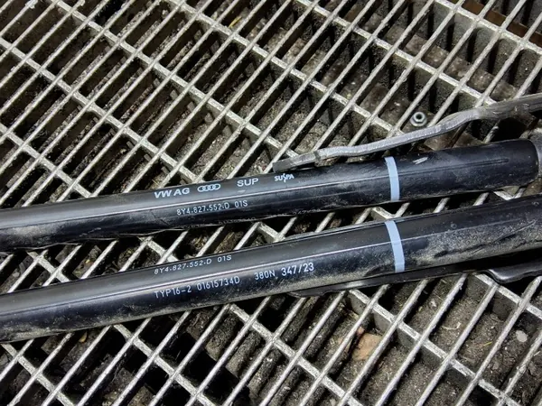 OEM 8Y4827552D Audi Klepstang Rechts Achter image 5