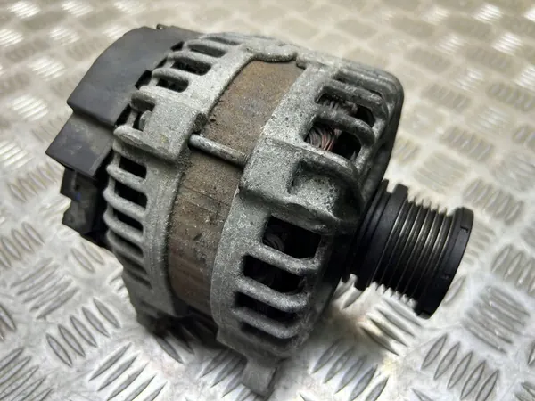 Vaihtovirtageneraattori AUDI A5 (8T3) 2014 03L903017E image 2