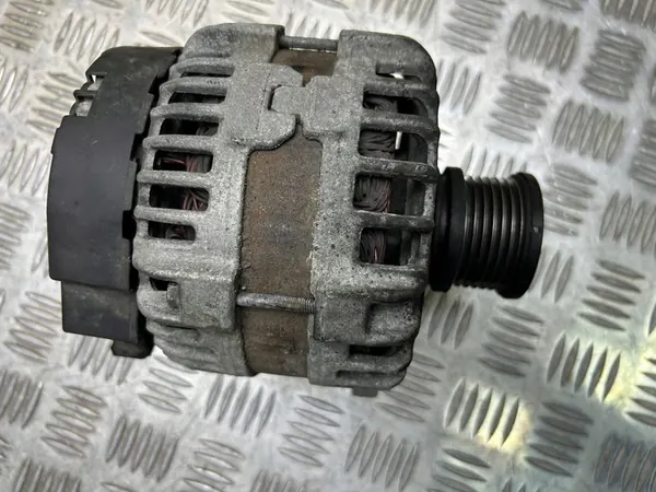 Vaihtovirtageneraattori AUDI A5 (8T3) 2014 03L903017E image 3